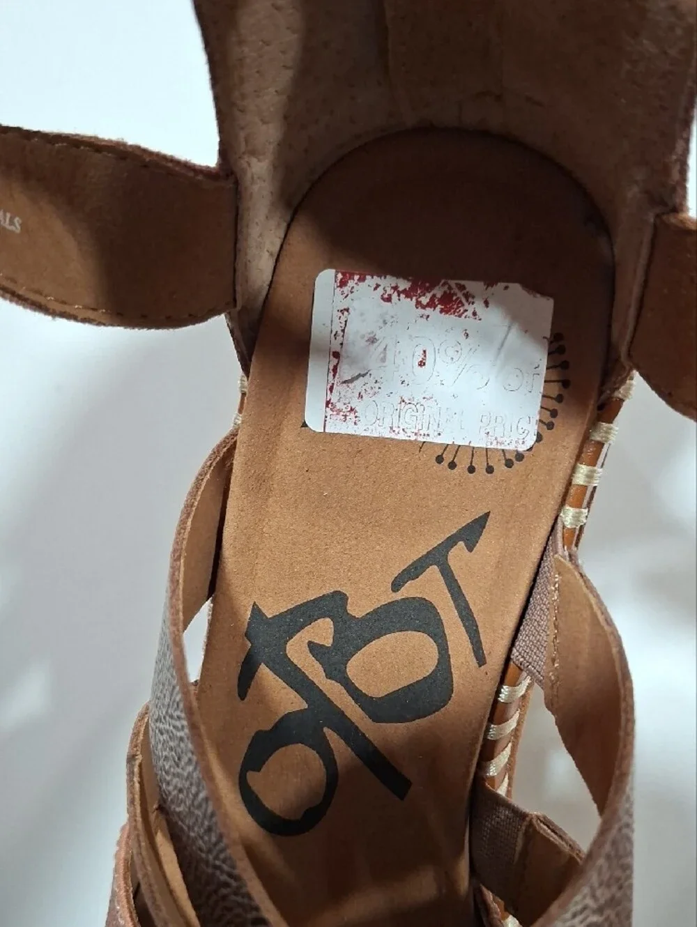 OTBT Brown Strappy Kids Sandals with Elastic Cross-Straps